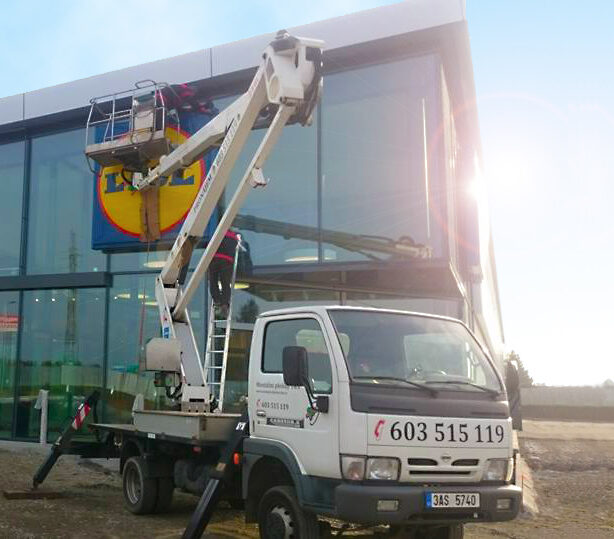 Instalace světelné reklamy pro společnost LIDL